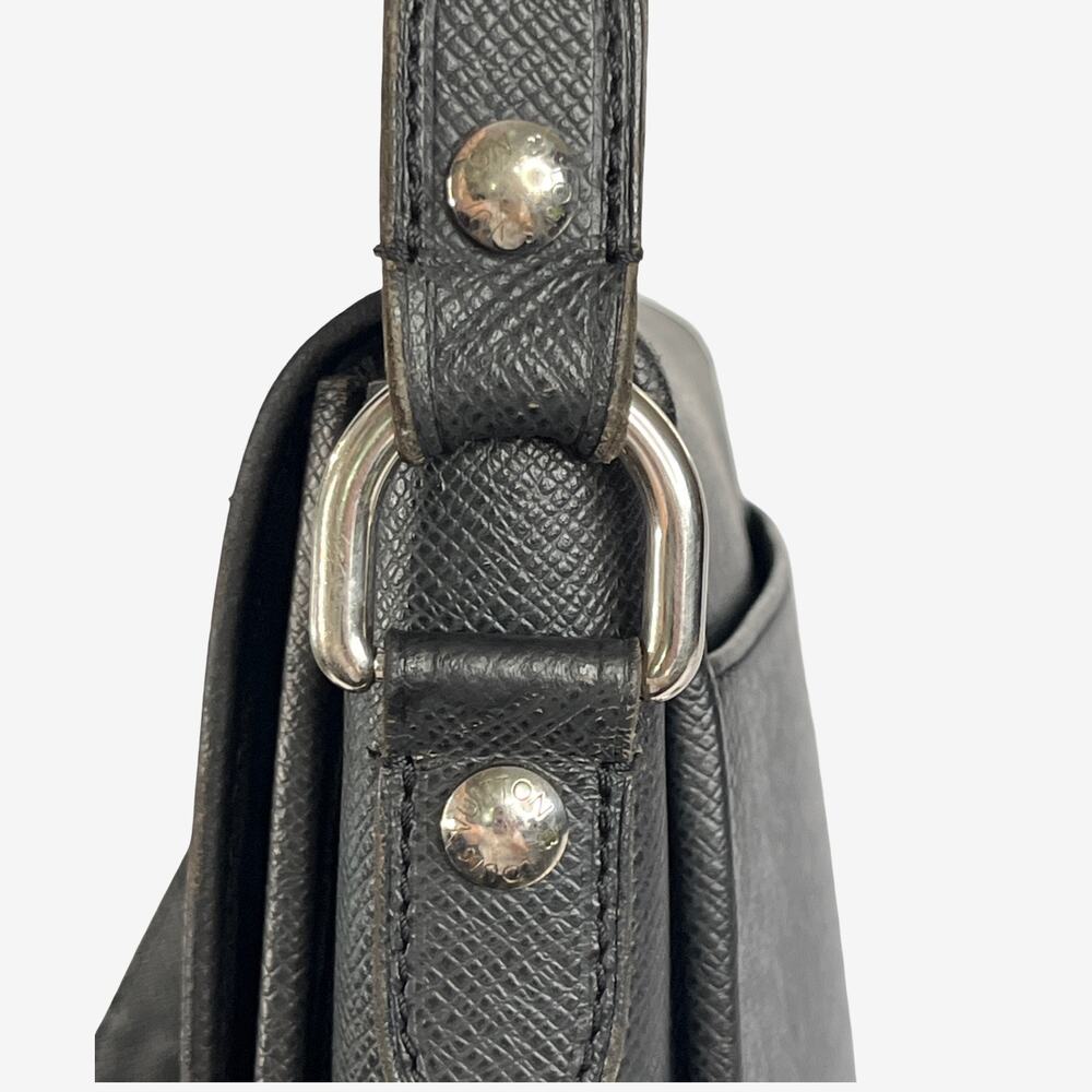 Louis Vuitton Taiga Andrei Messenger Bag Black Dark Gray Crossbody BA3017 France - Picture 4 of 16
